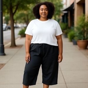 Fashion Bug Ladies Capri Pants Size 16W Black Lace Casual Wear